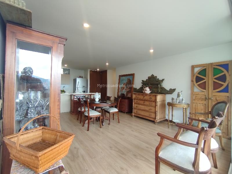 Spacious 2BR Apartment with Pool in Los Gonzalez - 3