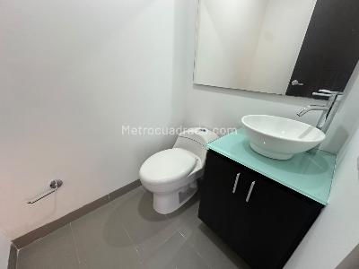 Apartamento de 3 alcobas en arriendo en Loma De Las Brujas, Envigado, 150 m² · foto 18 de 20