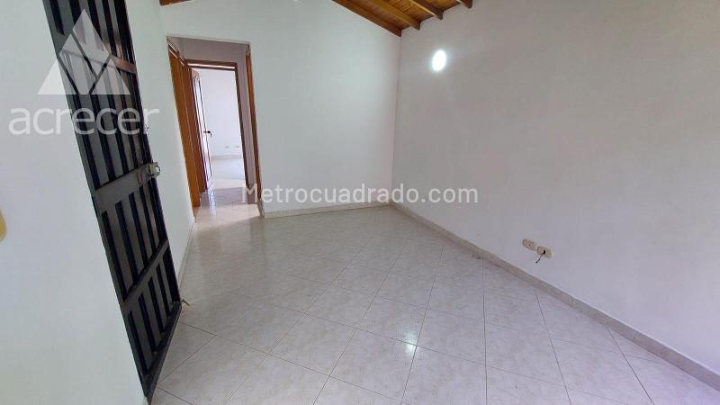 Acogedor Apartamento de 3 Habitaciones en Arriendo en Caldas - 2