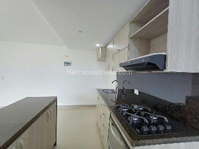 Apartamento de 3 alcobas en arriendo en Las Antillas, Envigado, 79 m² · foto 3 de 19