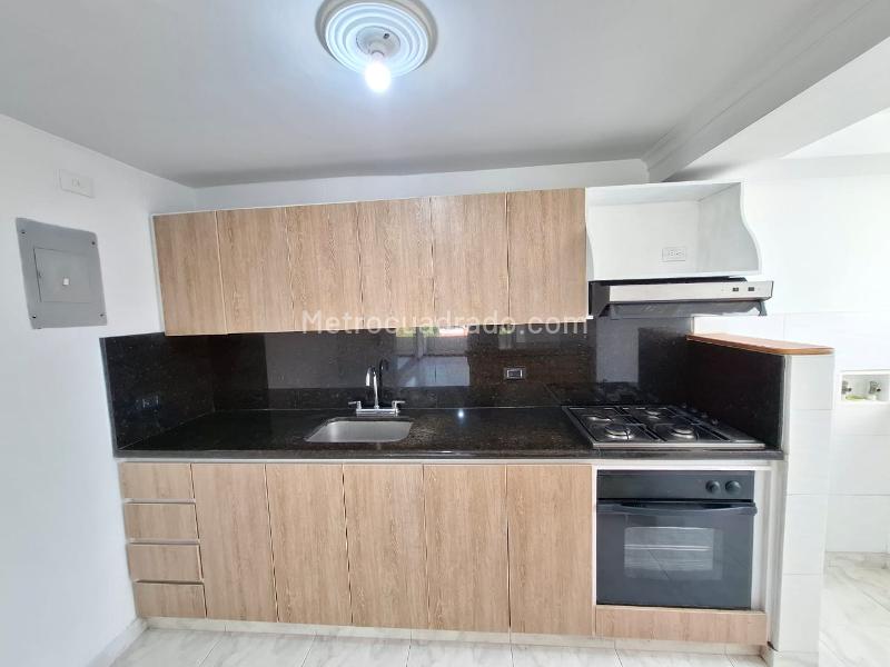 4BR Duplex Apartment with Terrace in Las Palmas, Medellín