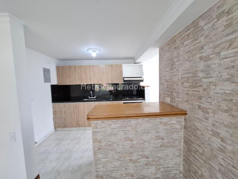 4BR Duplex Apartment with Terrace in Las Palmas, Medellín - 2