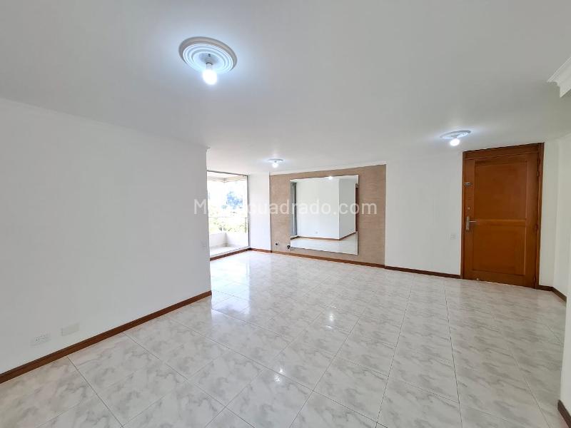 4BR Duplex Apartment with Terrace in Las Palmas, Medellín - 5