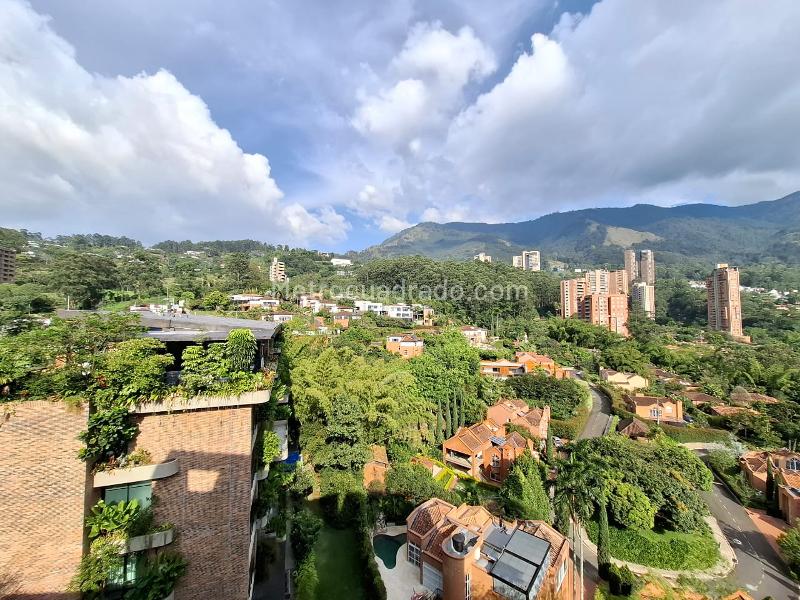 4BR Duplex Apartment with Terrace in Las Palmas, Medellín - 7