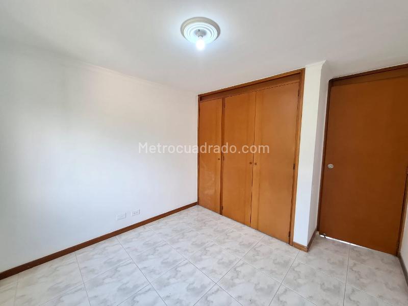 4BR Duplex Apartment with Terrace in Las Palmas, Medellín - 9