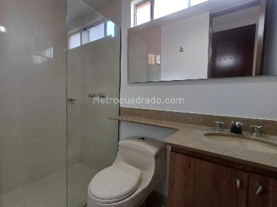 Apartamento de 3 alcobas en arriendo en La Inmaculada, Envigado, 88 m² · foto 15 de 20