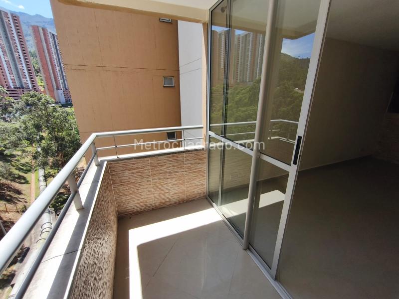Piso – Bello - Vista 2