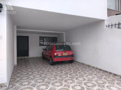 Casa de 5 alcobas en arriendo en San Nicolas, Bogotá, 495 m² · foto 2 de 17