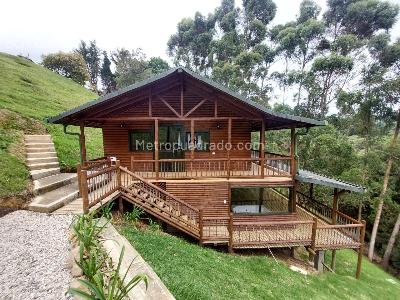 Casa de 4 alcobas en arriendo en El Escobero, Envigado · foto 2 de 20