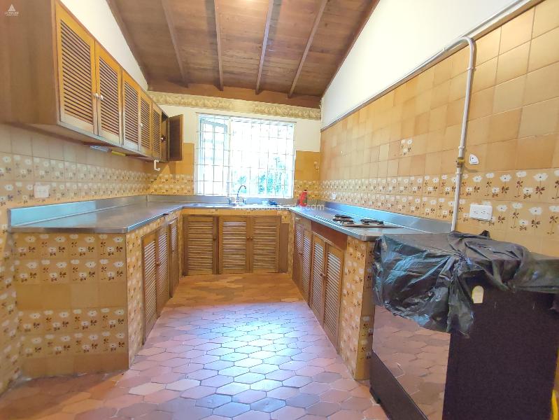 Spacious 3BR House with Garden in Las Lomas - 6