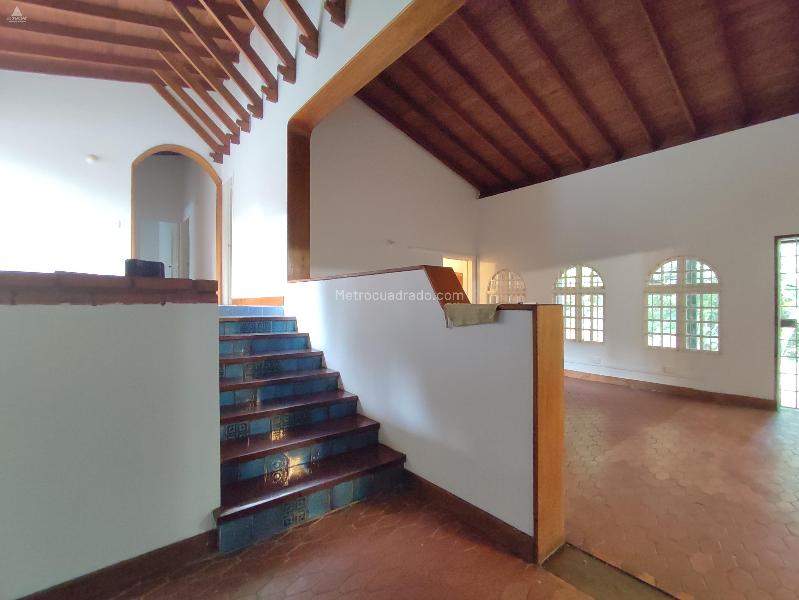 Spacious 3BR House with Garden in Las Lomas - 8