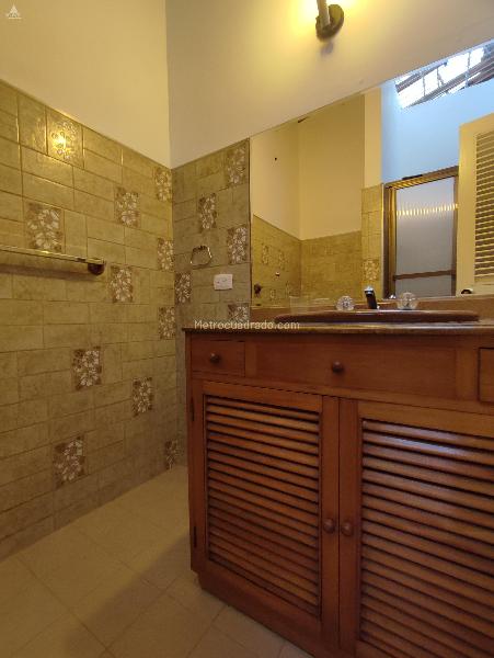 Spacious 3BR House with Garden in Las Lomas - 9