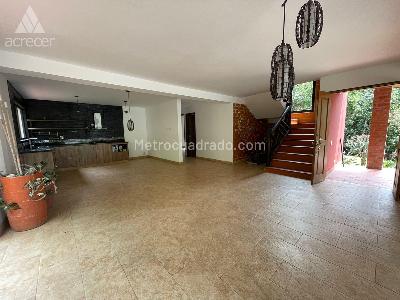 Casa de 3 alcobas en arriendo en El Escobero, Envigado, 270 m² · foto 2 de 20