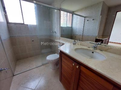 Apartamento de 3 alcobas en arriendo en San Lucas, Medellín, 167 m² · foto 18 de 20