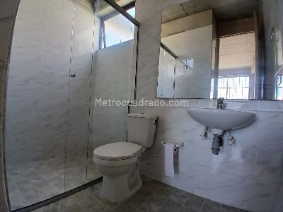 Apartamento de 2 alcobas en arriendo en La Floresta, Medellín, 87 m² · foto 4 de 11