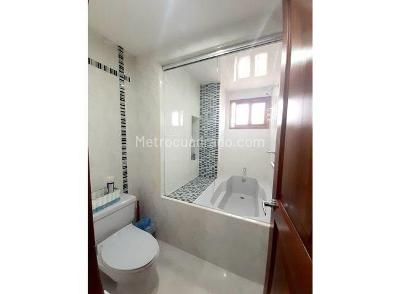Casa de 4 alcobas en venta en Bosques De Pinos, Bogotá, 283 m² · foto 9 de 16