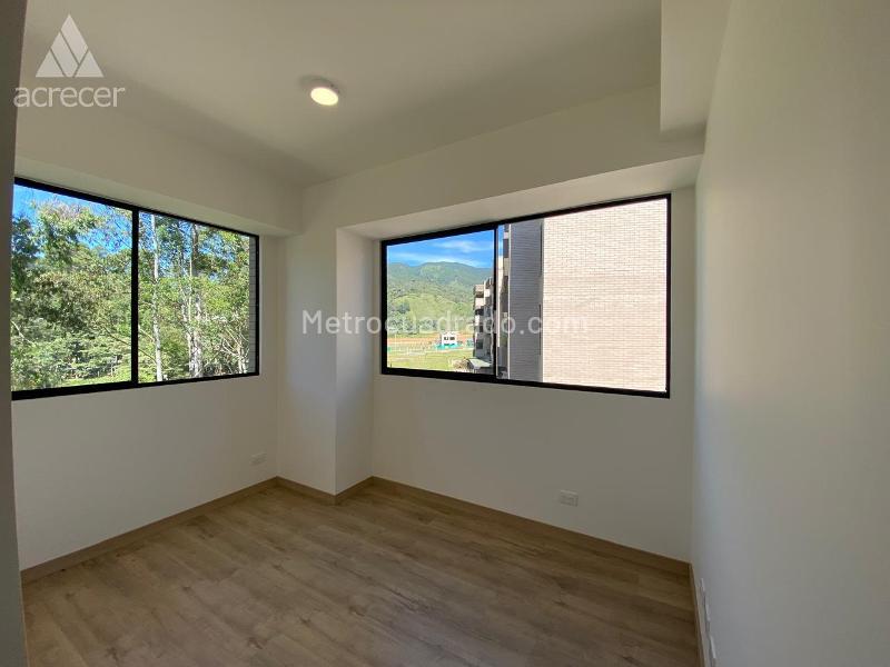 3BR Apartment with Study in El Retiro - 6