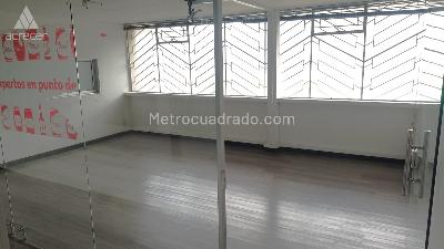 Casa de 5 alcobas en venta en Quinta Paredes, Bogotá, 502 m² · foto 2 de 20