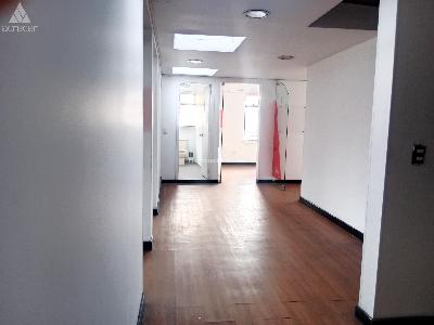 Casa de 5 alcobas en venta en Quinta Paredes, Bogotá, 502 m² · foto 18 de 20