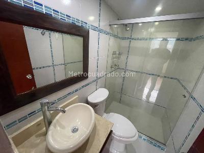 Apartamento de 2 alcobas en arriendo en Loma De Los Bernal, Medellín, 51 m² · foto 8 de 16