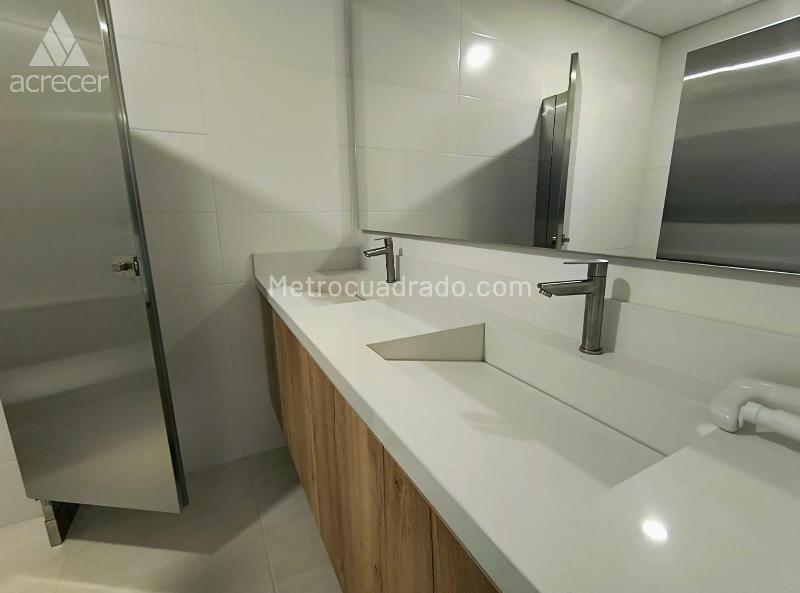 Oficina en Arriendo, El Portal, Envigado - Więcej