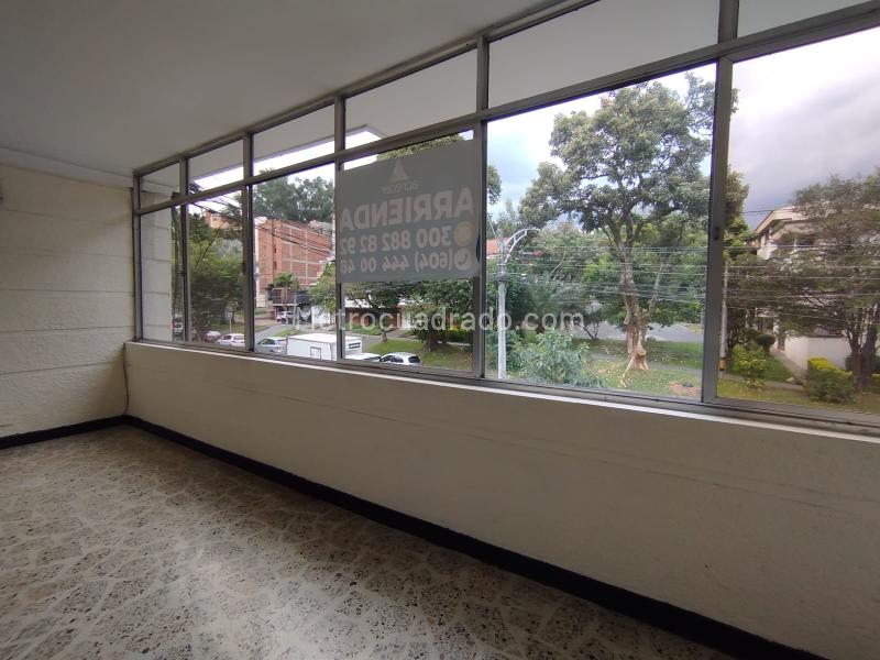 Apartamento Amplio de 5 Alcobas en Simón Bolívar - 3