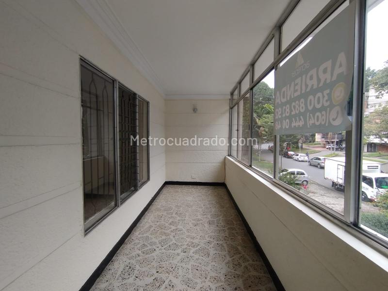 Apartamento Amplio de 5 Alcobas en Simón Bolívar - 4