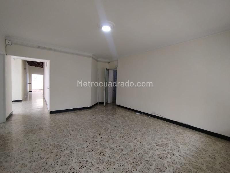 Apartamento Amplio de 5 Alcobas en Simón Bolívar - 5