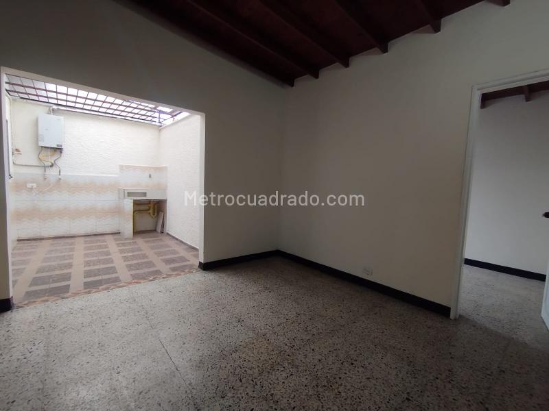 Apartamento Amplio de 5 Alcobas en Simón Bolívar - 6
