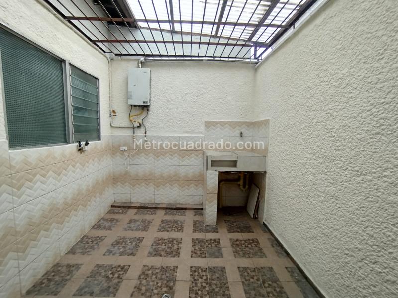 Apartamento Amplio de 5 Alcobas en Simón Bolívar - 8