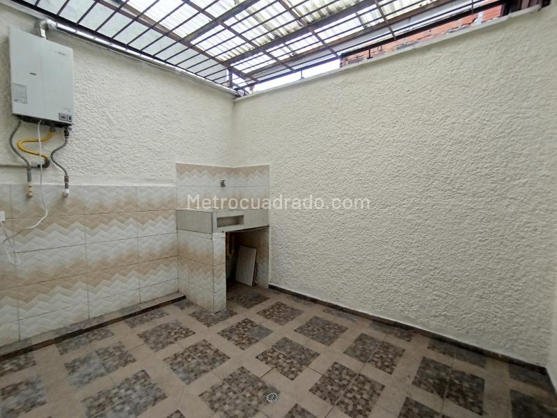 Apartamento Amplio de 5 Alcobas en Simón Bolívar - 9