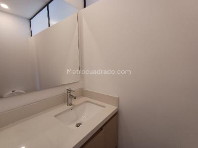 Apartamento de 2 alcobas en arriendo en Las Palmas M, Medellín, 102 m² · foto 10 de 20