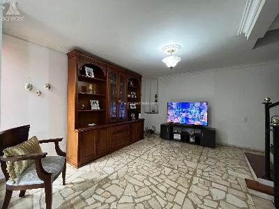 Casa de 3 alcobas en venta en Loma De Los Parras, Medellín, 218 m² · foto 18 de 20