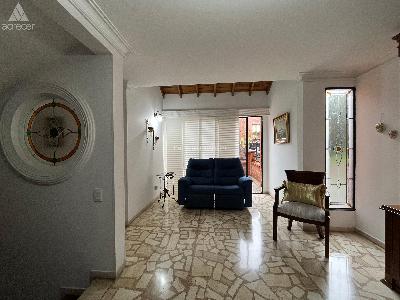 Casa de 3 alcobas en venta en Loma De Los Parras, Medellín, 218 m² · foto 19 de 20
