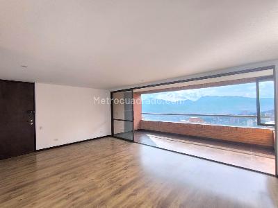 Apartamento de 2 alcobas en venta en Las Lomas, Medellín, 140 m² · foto 2 de 20