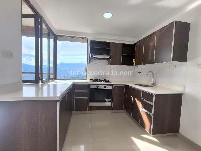 Apartamento de 2 alcobas en venta en Las Lomas, Medellín, 140 m² · foto 7 de 20