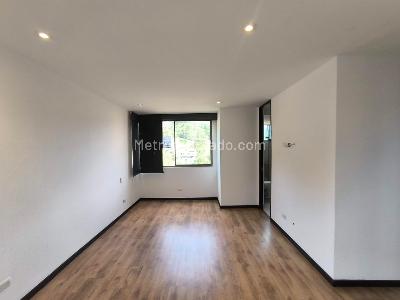 Apartamento de 2 alcobas en venta en Las Lomas, Medellín, 140 m² · foto 10 de 20