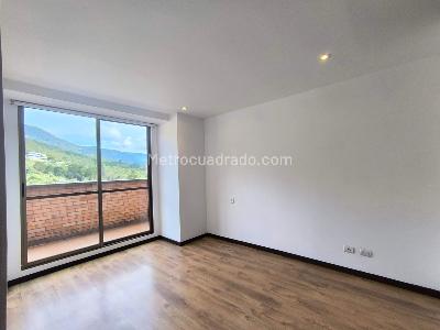 Apartamento de 2 alcobas en venta en Las Lomas, Medellín, 140 m² · foto 11 de 20