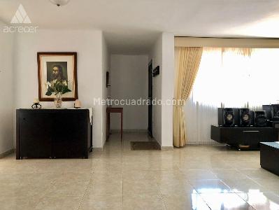 Casa de 4 alcobas en venta en La Castellana, Medellín, 130 m² · foto 2 de 10