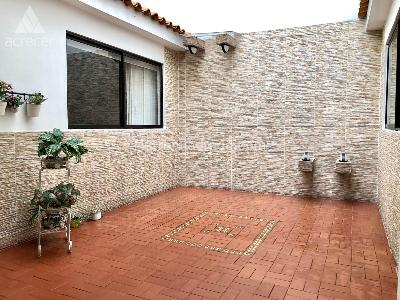 Casa de 4 alcobas en venta en La Castellana, Medellín, 130 m² · foto 4 de 10