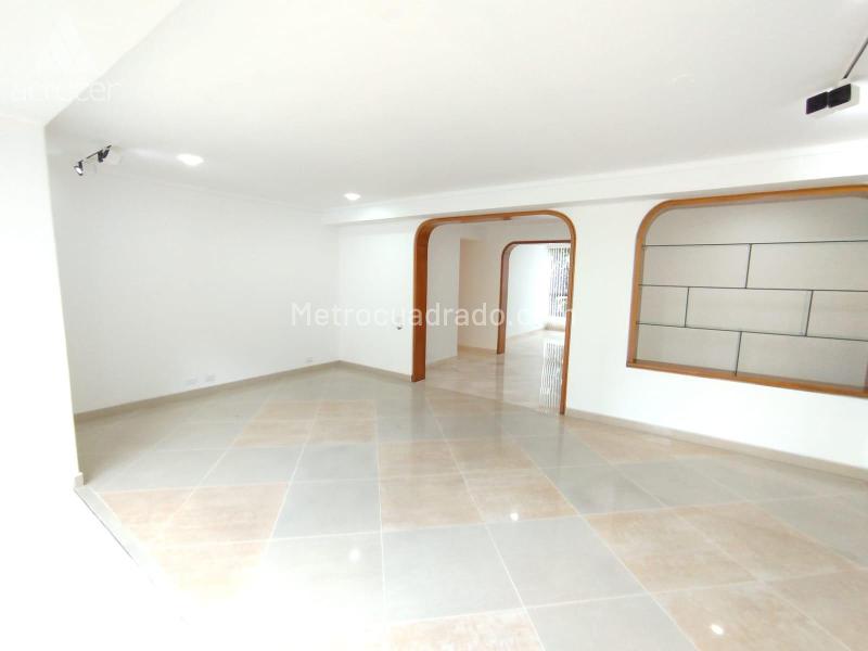 Apartamento Amoblado de 3 Alcobas en Transversal Inferior Poblado - 3