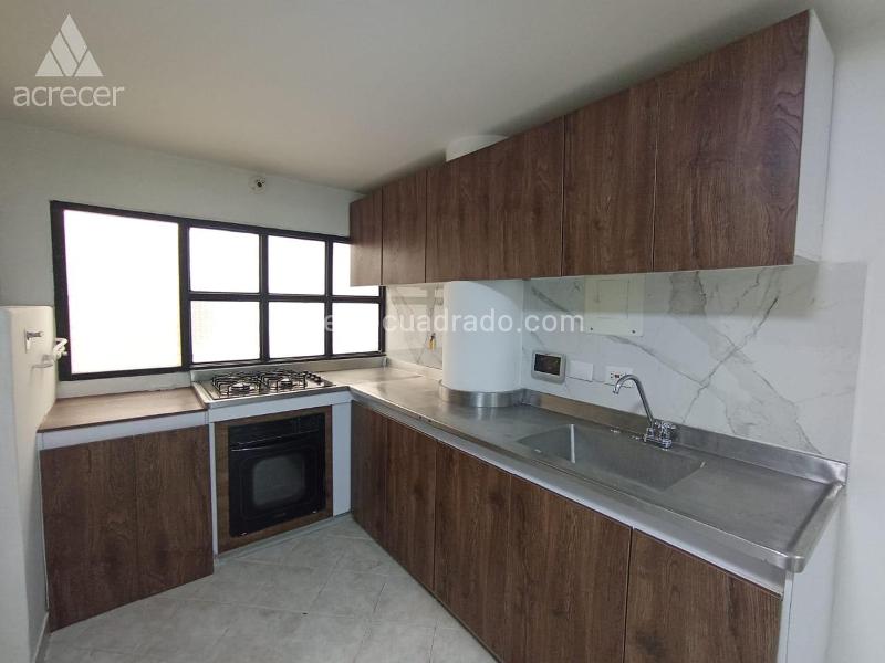 Spacious 3BR Apartment in Almeria - 9