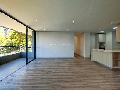 Apartamento de 3 alcobas en arriendo en Los Gonzalez, Medellín, 125 m² · foto 4 de 20