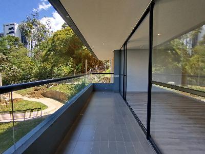 Apartamento de 3 alcobas en arriendo en Los Gonzalez, Medellín, 125 m² · foto 6 de 20