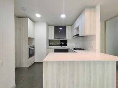 Apartamento de 3 alcobas en arriendo en Los Gonzalez, Medellín, 125 m² · foto 8 de 20