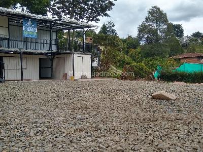 Retail space for rent in San Felix, Bello