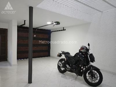 Casa de 4 alcobas en arriendo en Mesa, Envigado, 102 m² · foto 2 de 20