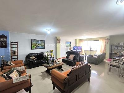 Apartamento de 3 alcobas en venta en Laureles, Medellín, 161 m² · foto 5 de 19
