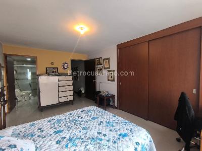 Apartamento de 3 alcobas en venta en Laureles, Medellín, 161 m² · foto 13 de 19
