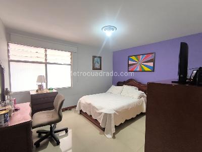 Apartamento de 3 alcobas en venta en Laureles, Medellín, 161 m² · foto 16 de 19